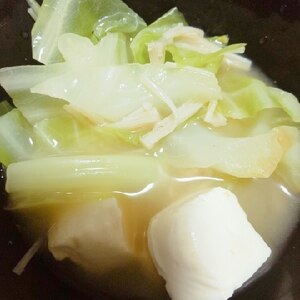 キャベツと豆腐とえのきの味噌汁